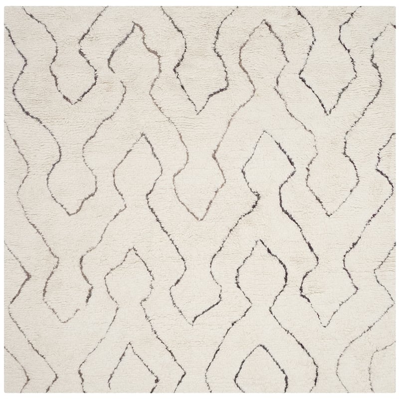 Safavieh Casablanca Shag 6' X 6' Square Hand Woven Rug in Ivory