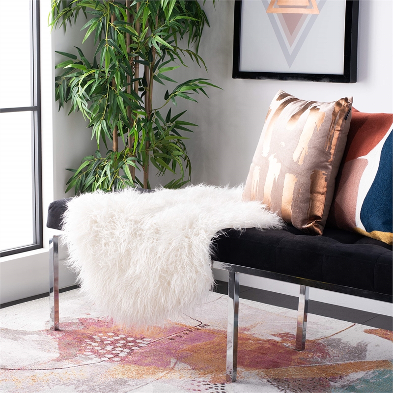 Safavieh Faux Sheep Skin 4' X 6' Japanese Acrylic Rug in Ivory