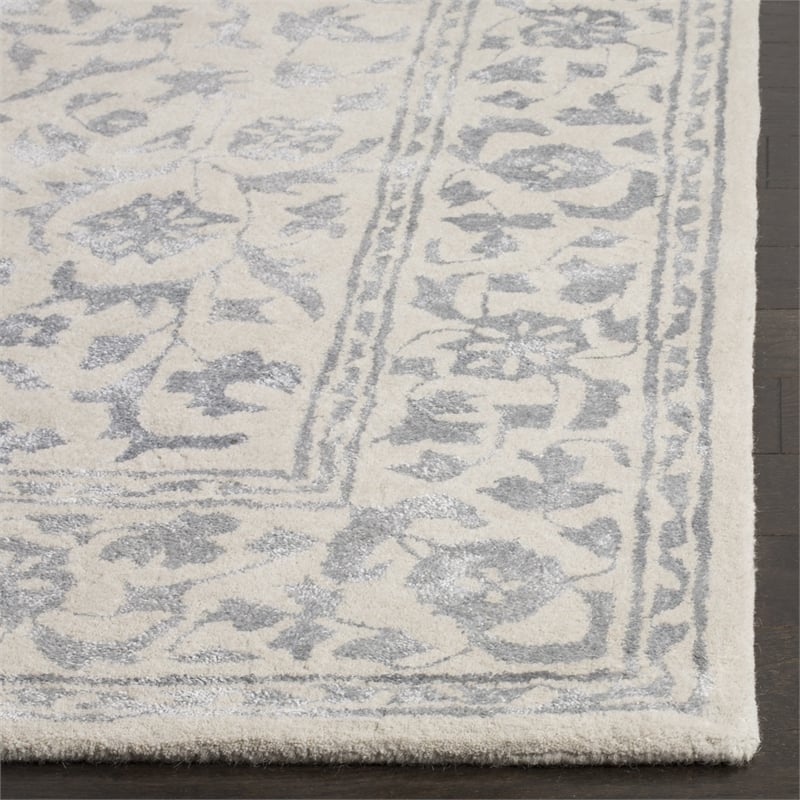 Safavieh Glamour 4' X 6' Hand Tufted Wool Pile Rug in Silver and Ivory