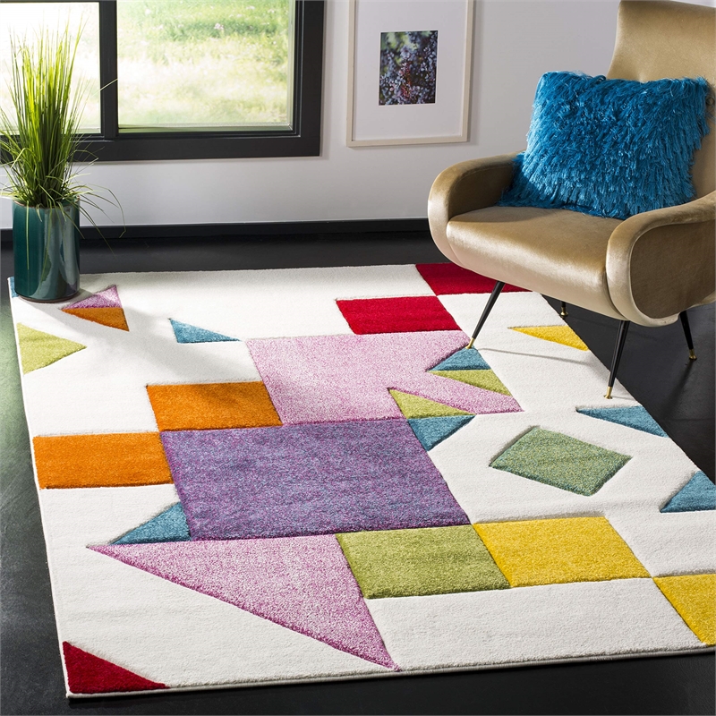 Safavieh Hollywood 4' X 6' Rug in Ivory and Rose