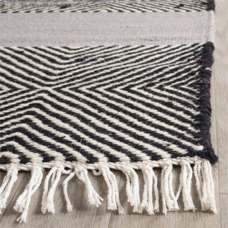 Safavieh Kilim 8' X 10' Hand Woven Rug in Beige