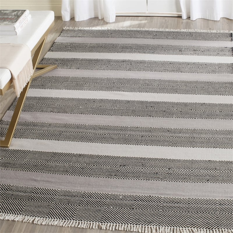 Safavieh Kilim 8' X 10' Hand Woven Rug in Beige
