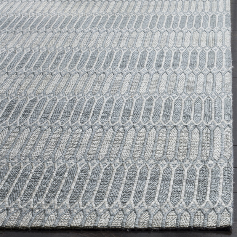 Safavieh Marbella 8' X 10' Hand Woven Bamboo Viscose Rug in Silver