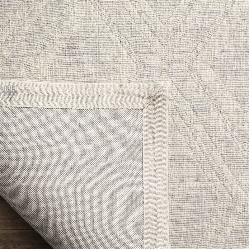 Safavieh Marbella 5' X 8' Hand Woven Wool Rug in Silver and Ivory
