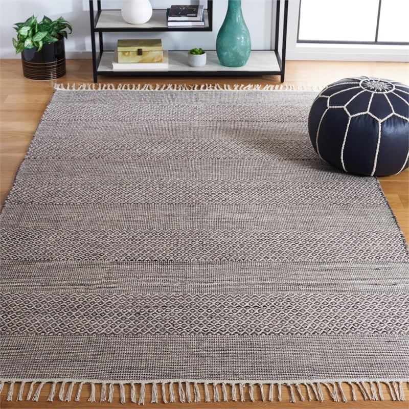 Safavieh Montauk 6' X 9' Hand Woven Cotton Rug in Ivory and Anthracite