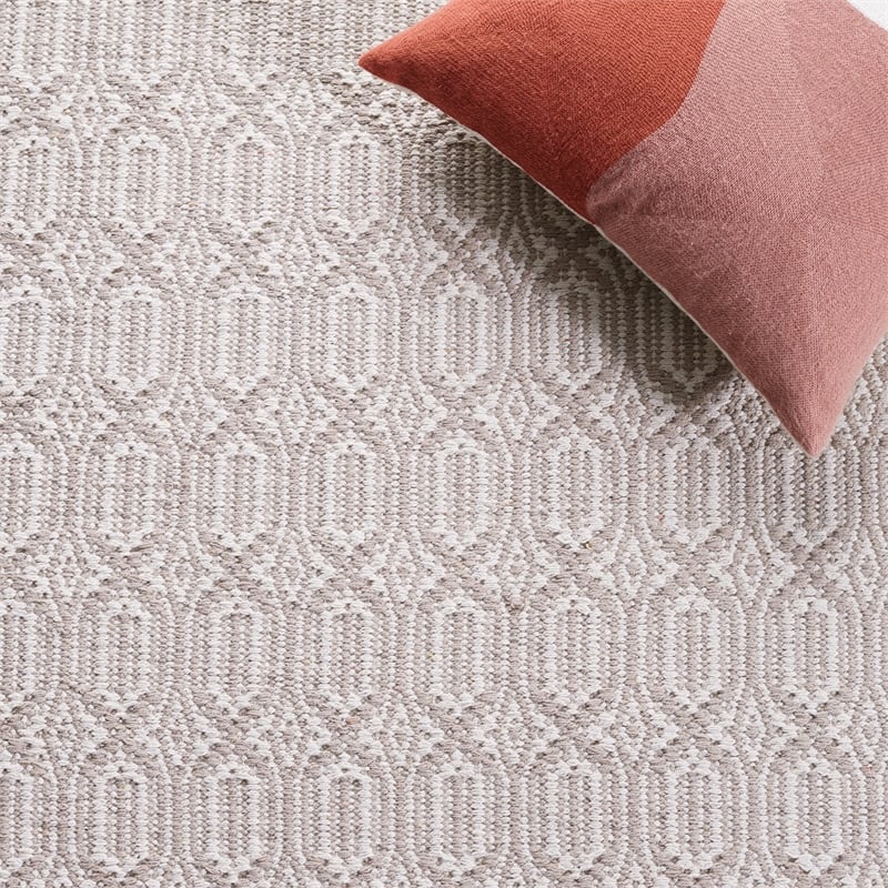 Safavieh Montauk 3' X 5' Hand Woven Cotton Pile Rug in Ivory and Gray