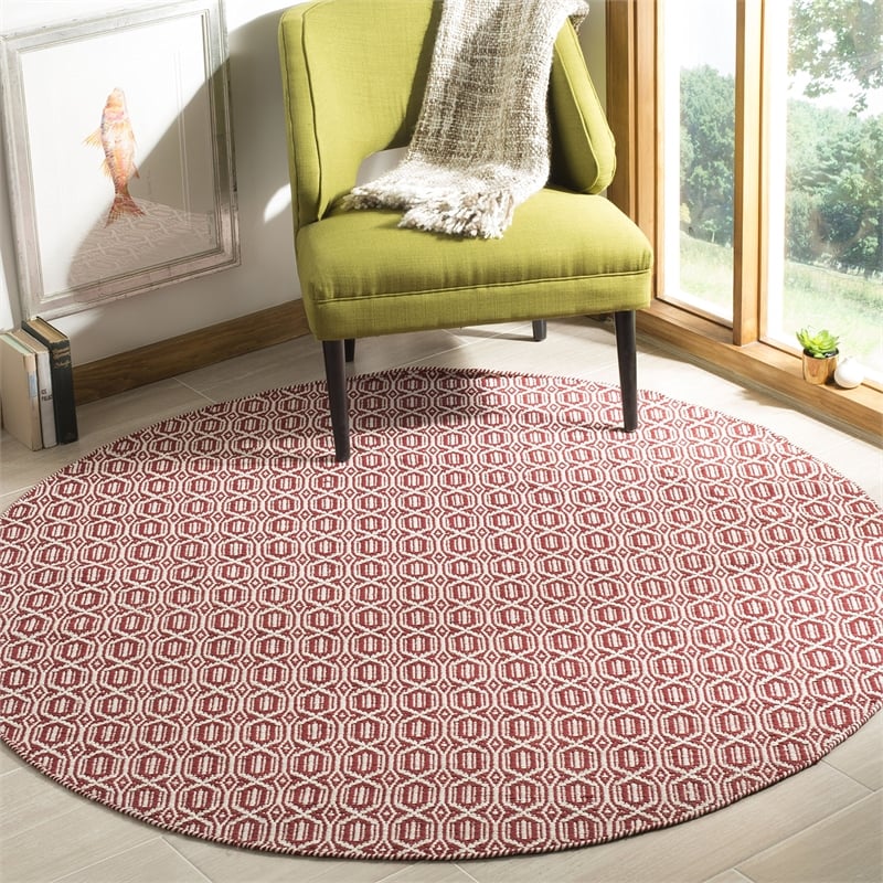 Safavieh Montauk 6' X 6' Round Hand Woven Cotton Rug in Ivory and Red