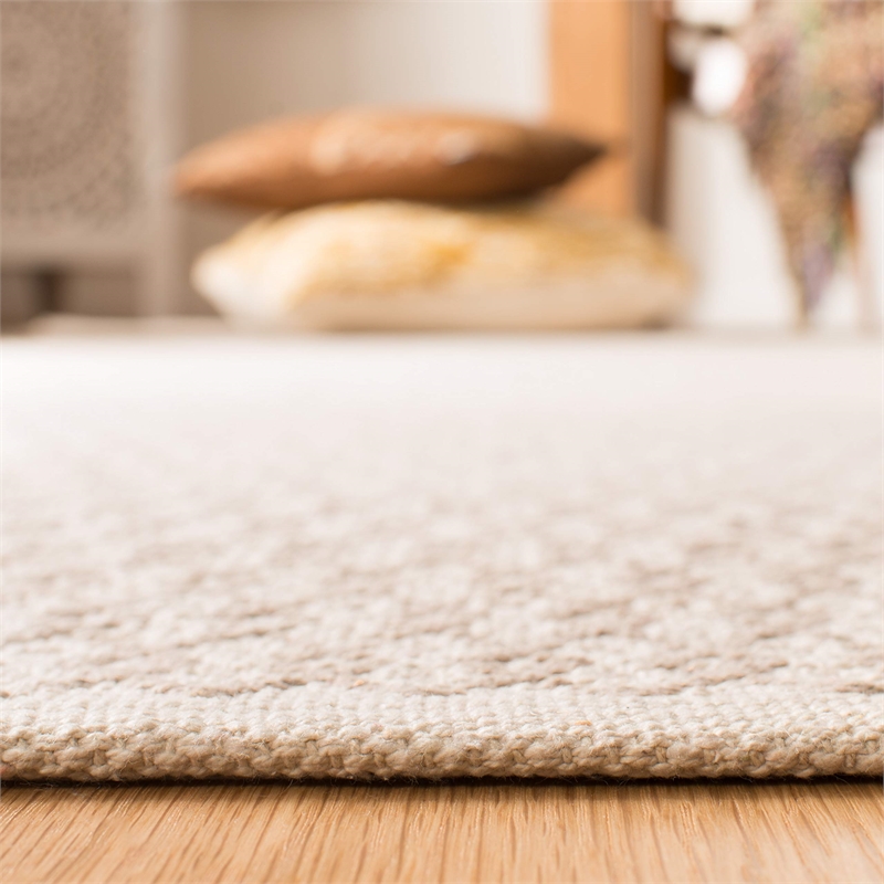 Safavieh Montauk 8' X 10' Hand Woven Cotton Pile Rug in Ivory and Gray