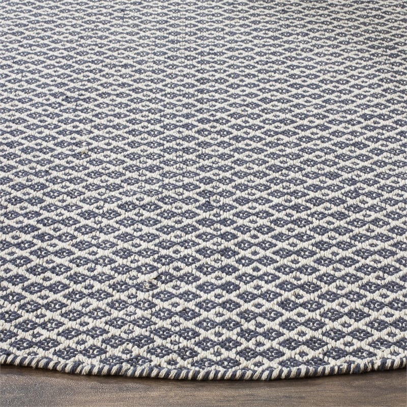 Safavieh Montauk 6' X 9' Hand Woven Cotton Pile Rug in Ivory and Navy