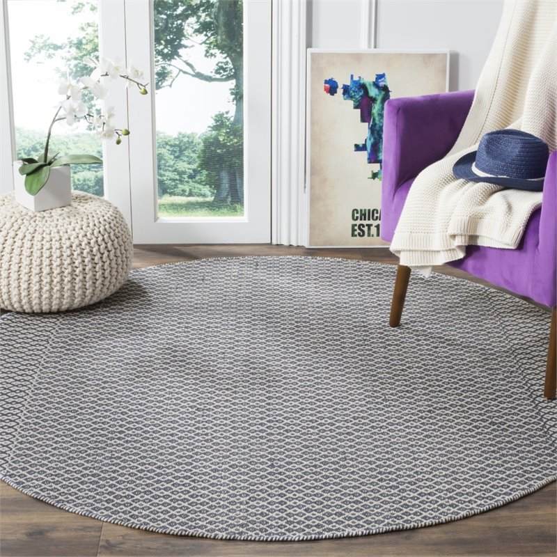 Safavieh Montauk 6' X 6' Round Hand Woven Cotton Rug in Ivory and Navy