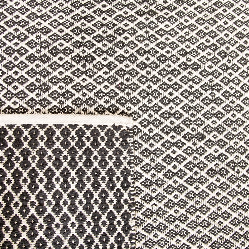 Safavieh Montauk 5' X 8' Hand Woven Cotton Pile Rug in Ivory and Black