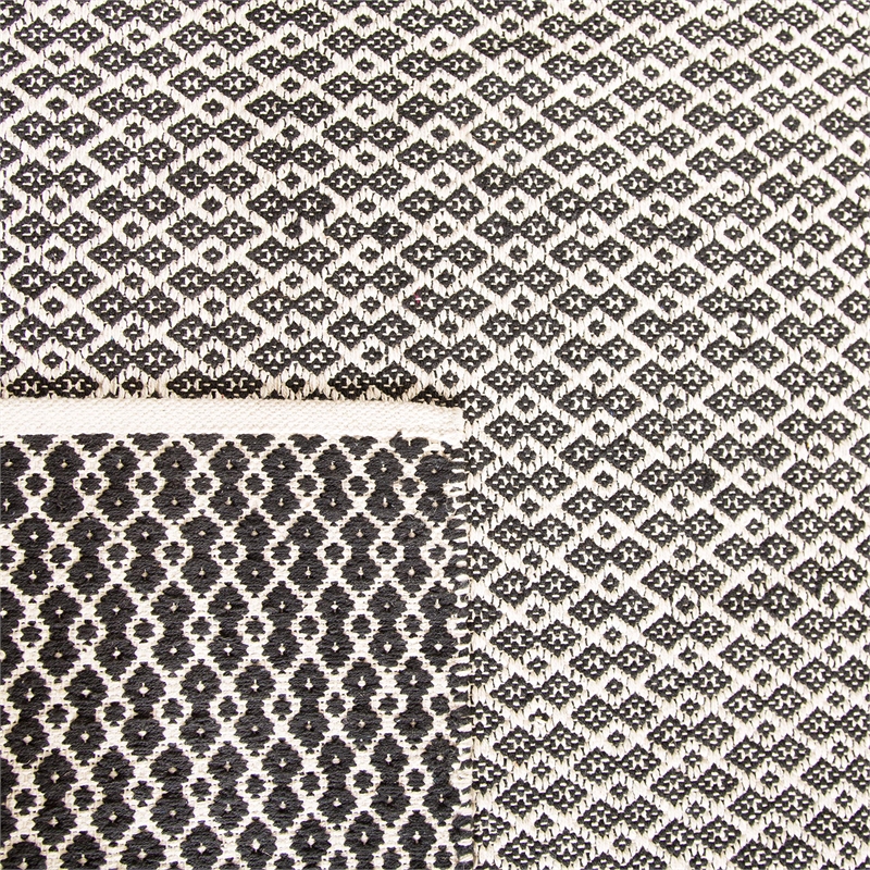 Safavieh Montauk 6' X 9' Hand Woven Cotton Pile Rug in Ivory and Black