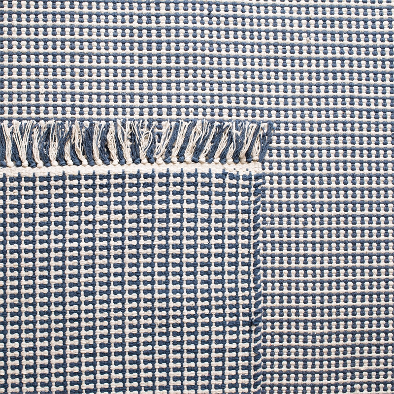 Safavieh Montauk 6' X 9' Hand Woven Cotton Pile Rug in Ivory and Navy