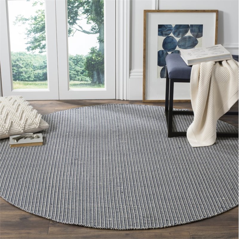 Safavieh Montauk 6' X 6' Round Hand Woven Cotton Rug in Ivory and Navy