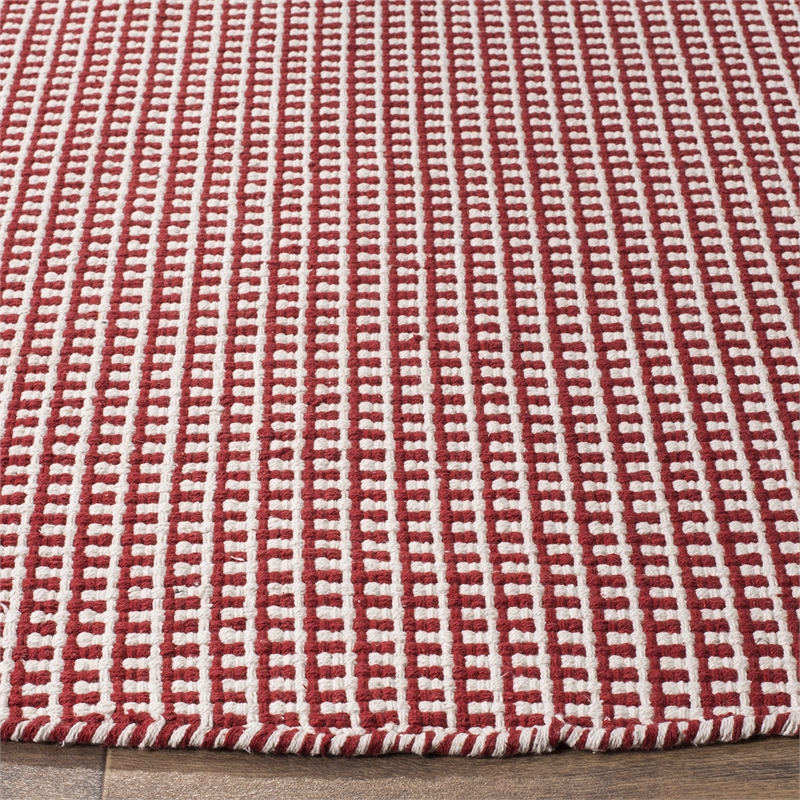 Safavieh Montauk 6' X 6' Round Hand Woven Cotton Rug in Ivory and Red