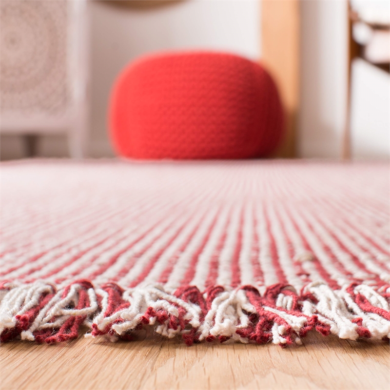 Safavieh Montauk 8' X 10' Hand Woven Cotton Pile Rug in Ivory and Red