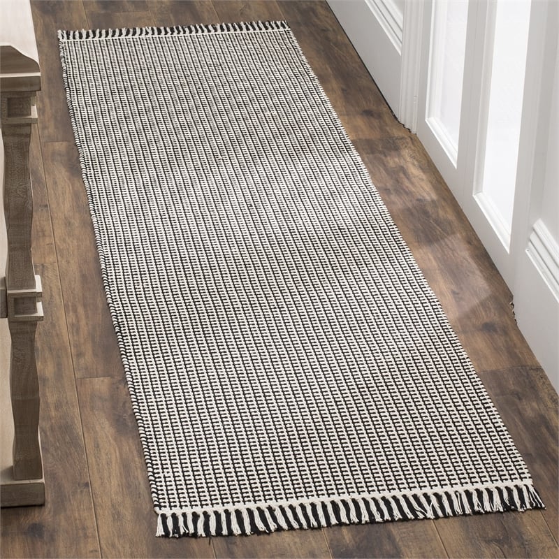 Safavieh Montauk 2' 3