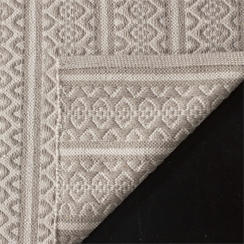 Safavieh Montauk 4' X 6' Hand Woven Cotton Pile Rug in Ivory and Gray