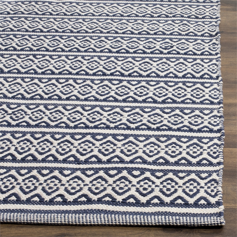 Safavieh Montauk 8' X 10' Hand Woven Cotton Pile Rug in Ivory and Navy
