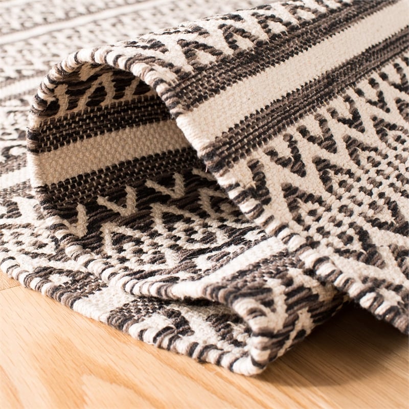 Safavieh Montauk 3' X 5' Hand Woven Cotton Pile Rug in Ivory and Black