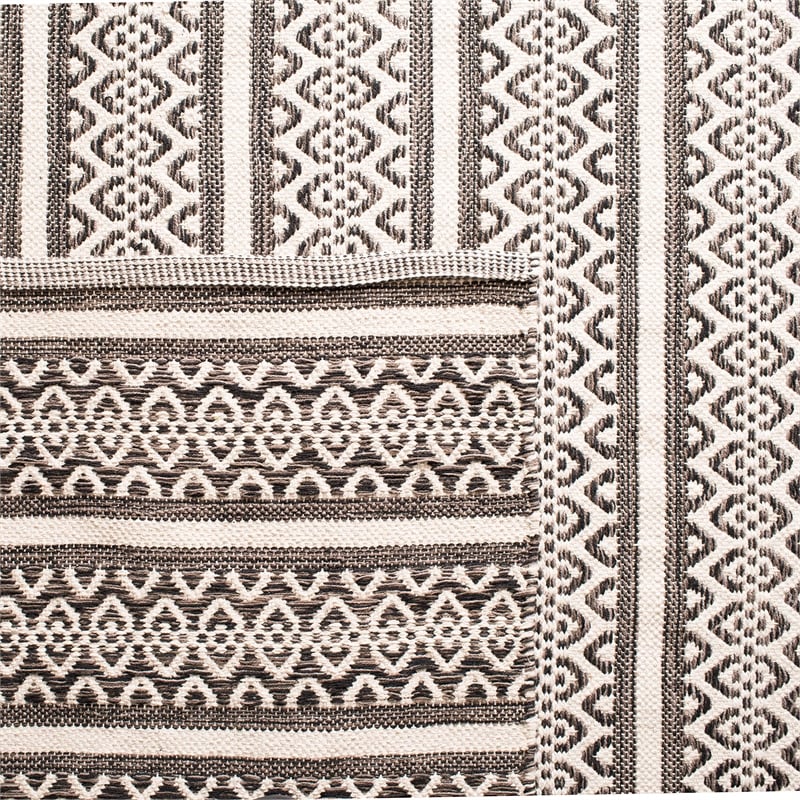 Safavieh Montauk 3' X 5' Hand Woven Cotton Pile Rug in Ivory and Black