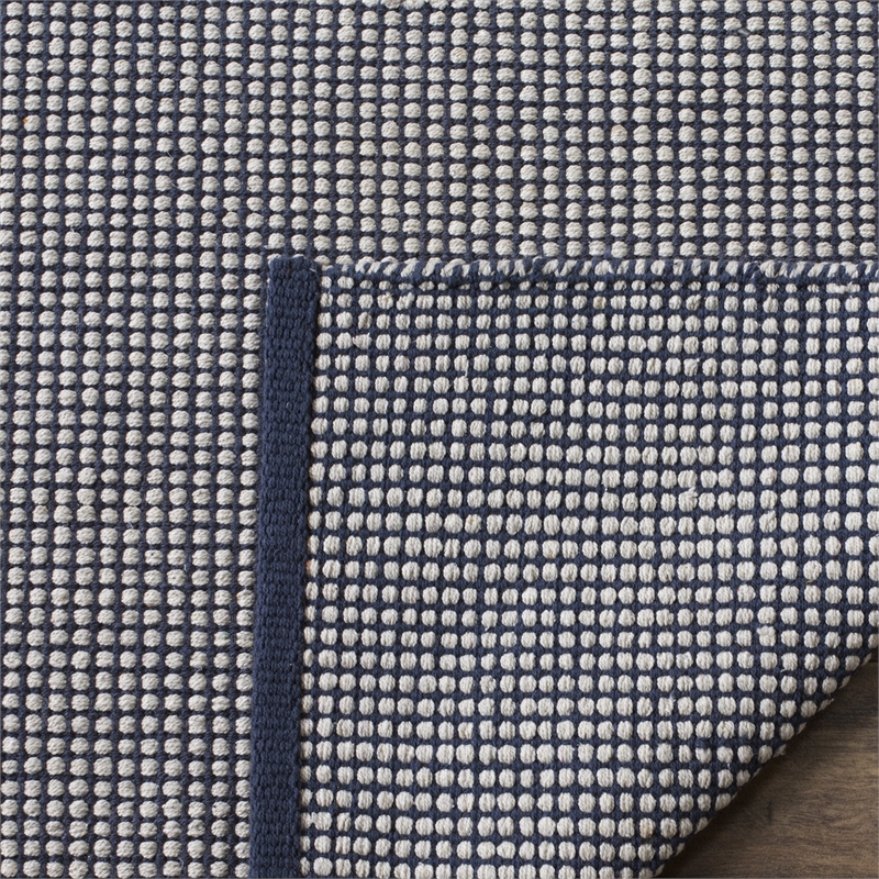 Safavieh Montauk 6' X 9' Hand Woven Cotton Pile Rug in Ivory and Navy