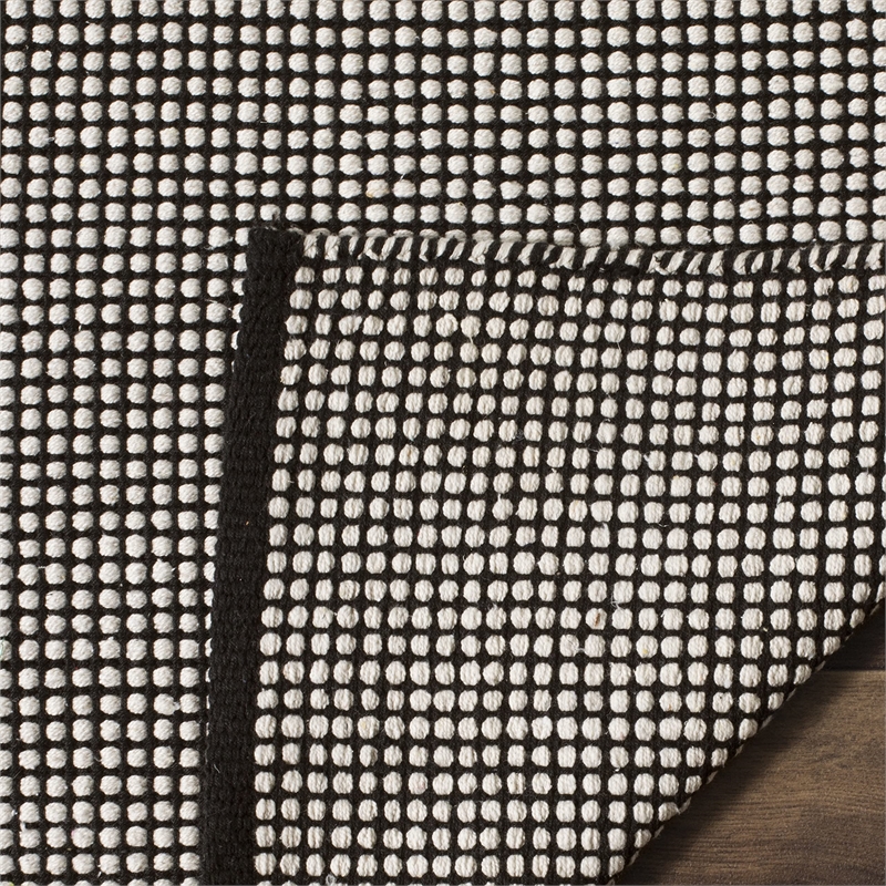 Safavieh Montauk 5' X 8' Hand Woven Cotton Pile Rug in Ivory and Black