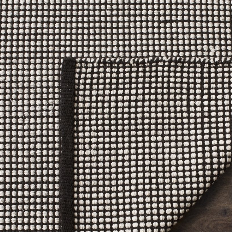 Safavieh Montauk 6' X 9' Hand Woven Cotton Pile Rug in Ivory and Black