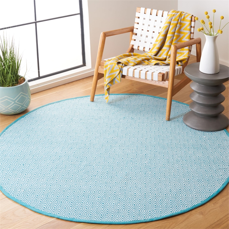Safavieh Montauk 6' X 6' Round Hand Woven Cotton Rug in Ivory and Aqua