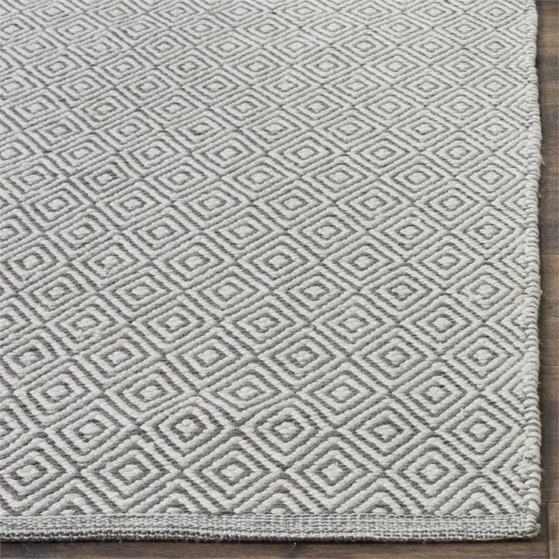 Safavieh Montauk 3' X 5' Hand Woven Cotton Pile Rug in Ivory and Gray