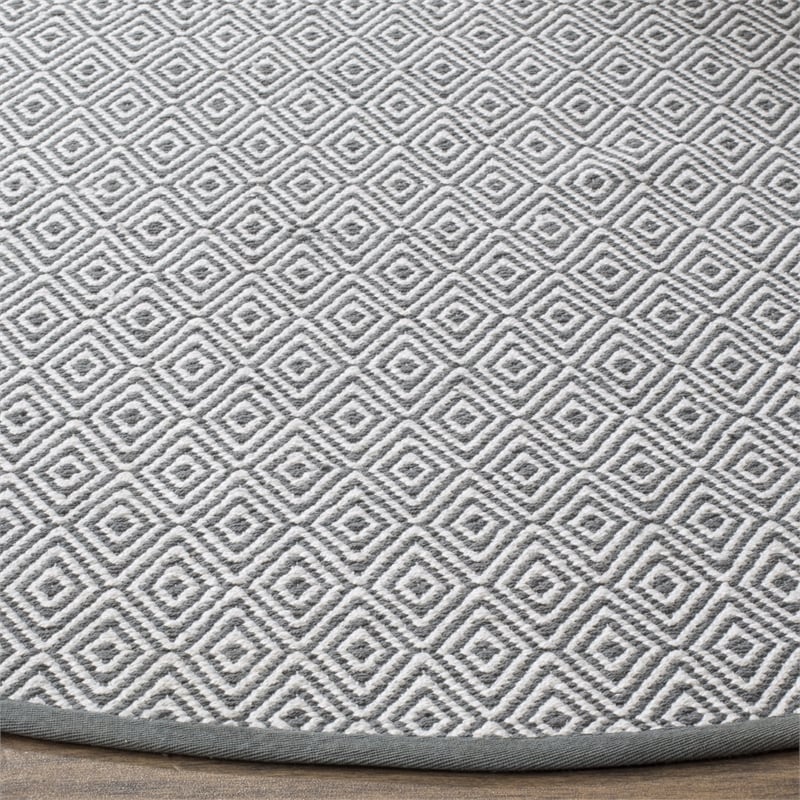 Safavieh Montauk 4' X 4' Round Hand Woven Cotton Rug in Ivory and Gray