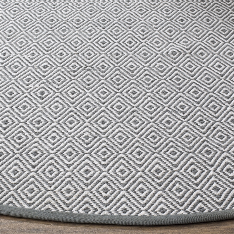 Safavieh Montauk 4' X 4' Round Hand Woven Cotton Rug in Ivory and Gray