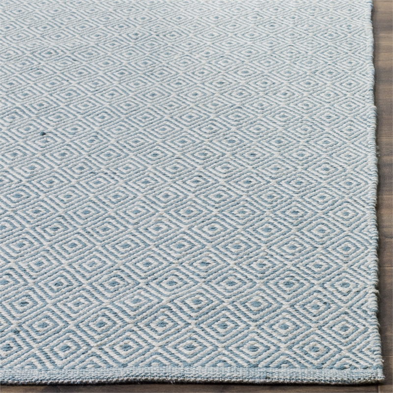 Safavieh Montauk 4' X 6' Hand Woven Cotton Rug in Ivory and Light Blue