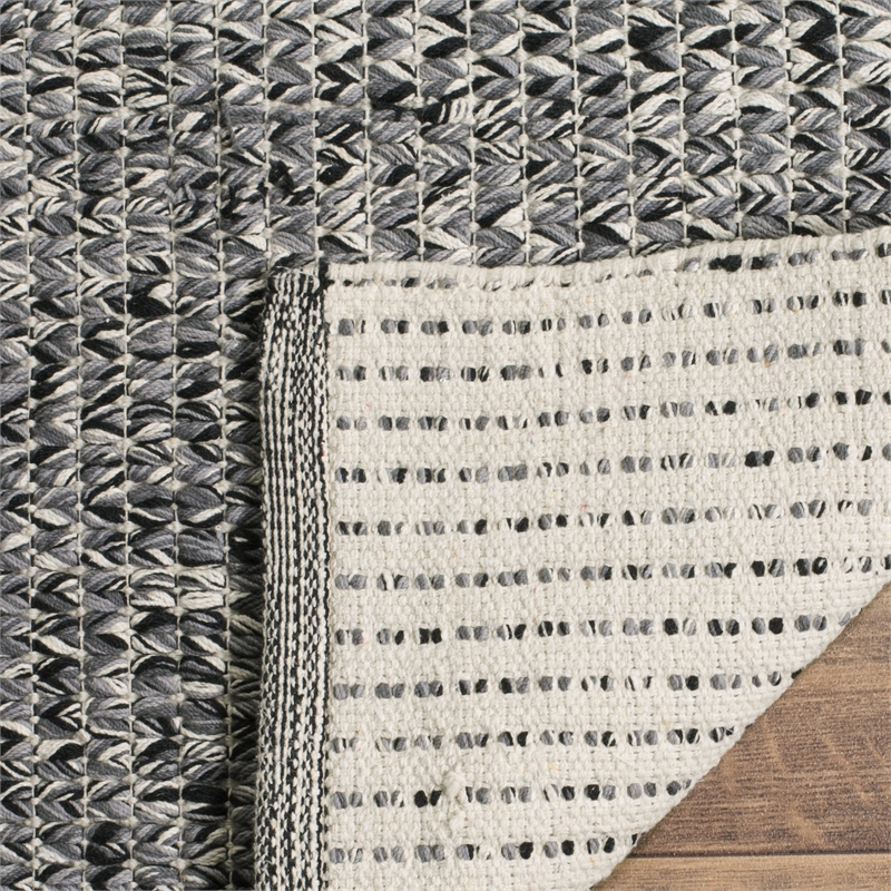 Safavieh Montauk 2' 3