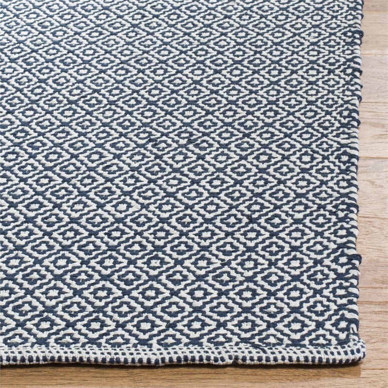 Safavieh Montauk 3' X 5' Hand Woven Cotton Rug in Ivory and Navy
