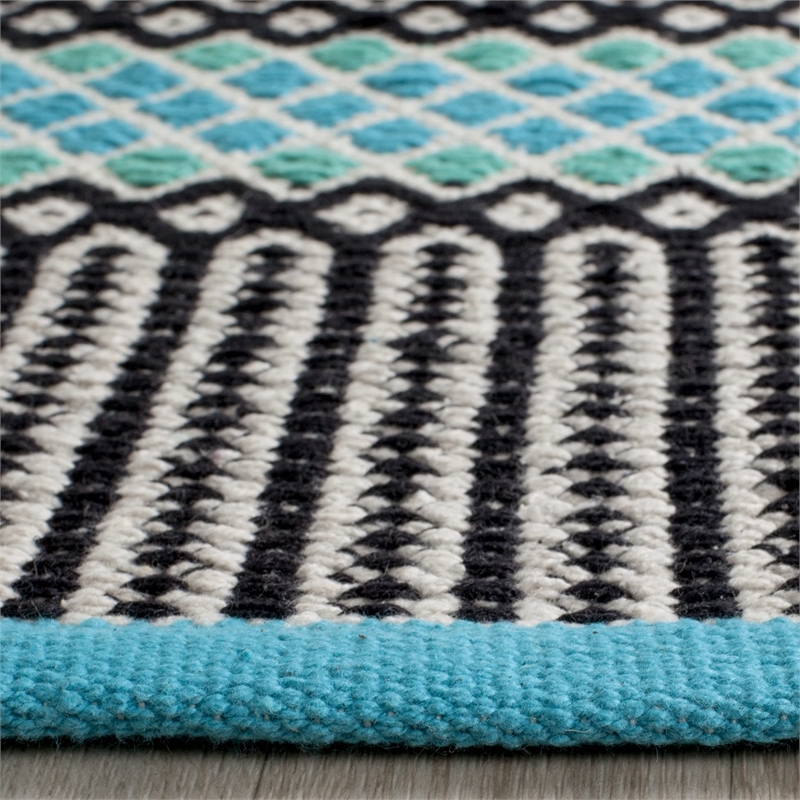 Safavieh Montauk 6' X 9' Hand Woven Cotton Rug in Turquoise