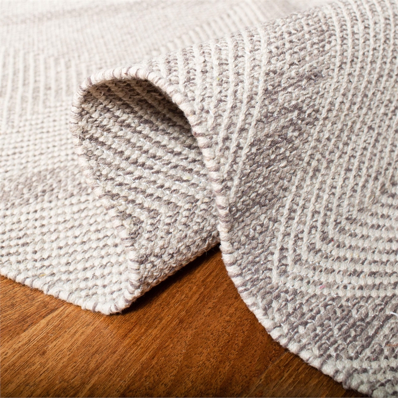 Safavieh Montauk 3' X 5' Hand Woven Cotton Rug in Gray