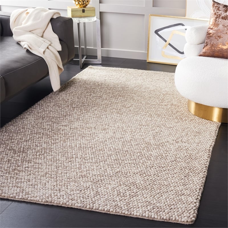 Safavieh Natura 5' X 8' Hand Tufted Rug in Beige