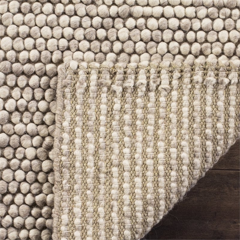 Safavieh Natura 5' X 8' Hand Tufted Rug in Beige