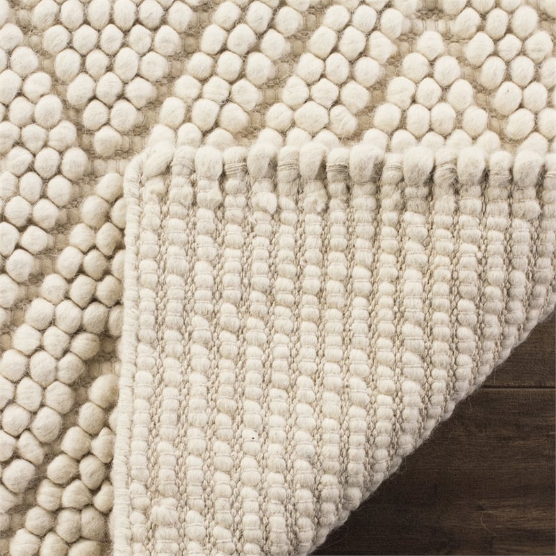 Safavieh Natura 4' X 6' Hand Tufted Rug in Ivory