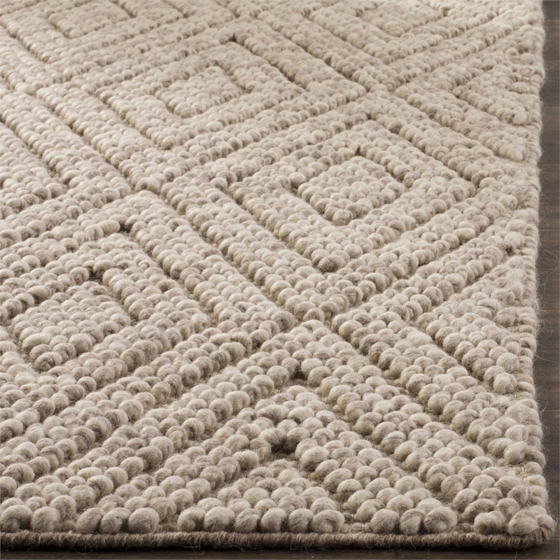 Safavieh Natura 5' X 8' Hand Tufted Rug in Beige