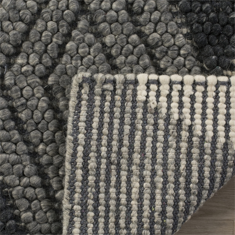 Safavieh Natura 4' X 6' Hand Tufted Rug in Anthracite