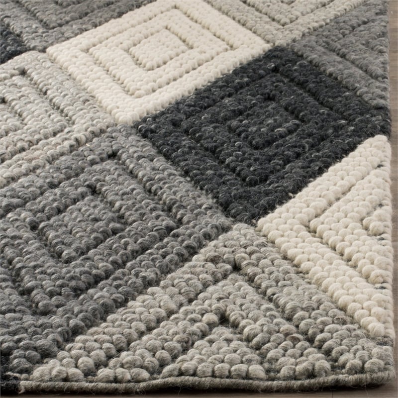 Safavieh Natura 8' X 10' Hand Tufted Rug in Anthracite