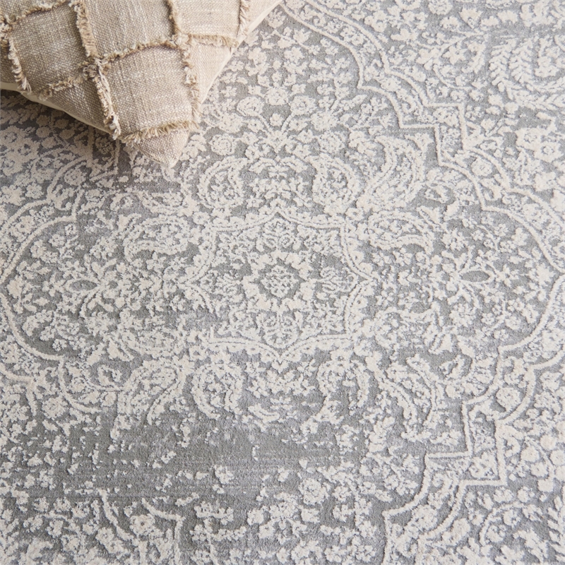 Safavieh Princeton 4' X 6' Rug in Gray and Beige
