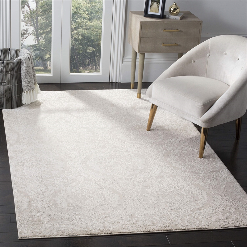 Safavieh Princeton 4' X 6' Rug in Silver and Beige