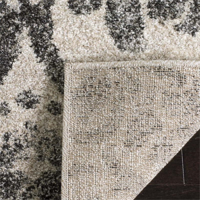 Safavieh Retro 5' X 8' Rug in Cream and Gray