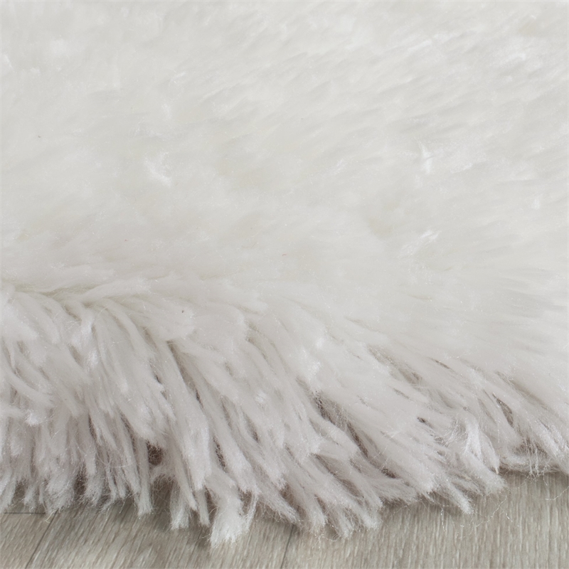 Safavieh Arctic Shag 7' X 7' Square Hand Tufted Rug in Ivory