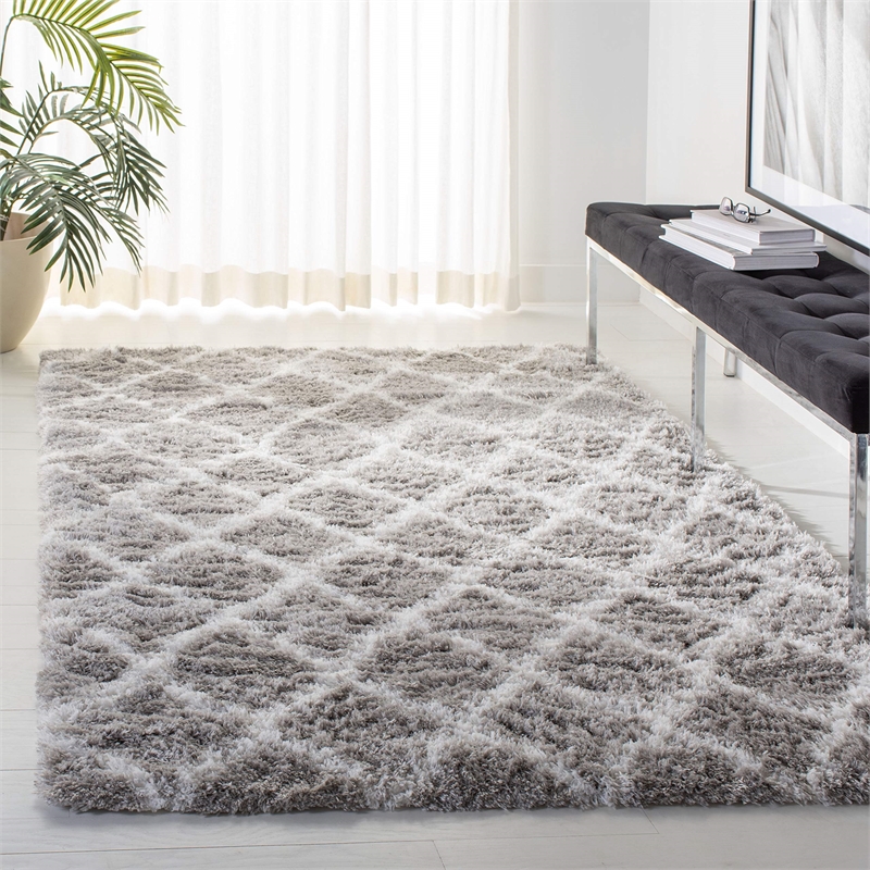 Safavieh Indie Shag 4' X 6' Rug in Gray and Ivory