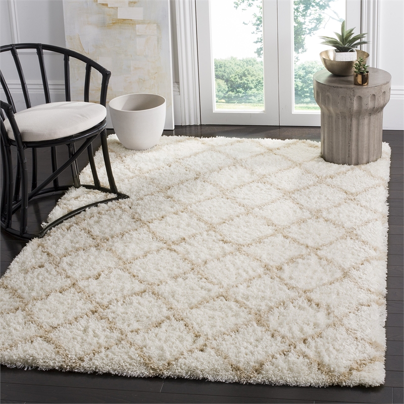Safavieh Indie Shag 4' X 6' Rug in Ivory and Light Beige