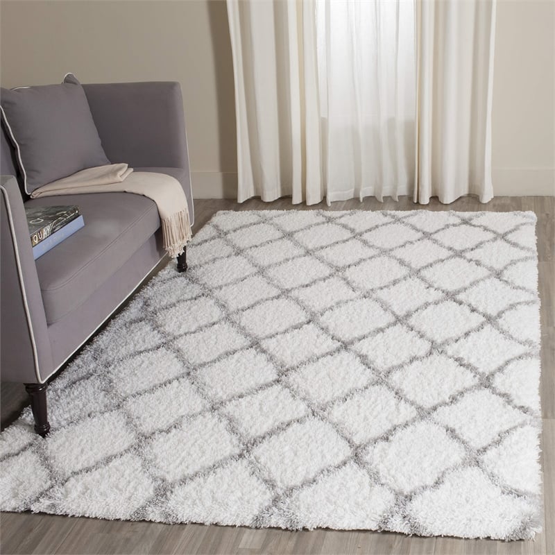 Safavieh Indie Shag 4' X 6' Rug in Ivory and Gray